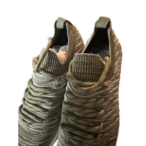 Urban Sport x J/Slides Women's 7.5 M Khaki 2-Tone Opy Stretch Knit Sneakers  NWT - Picture 2 of 6